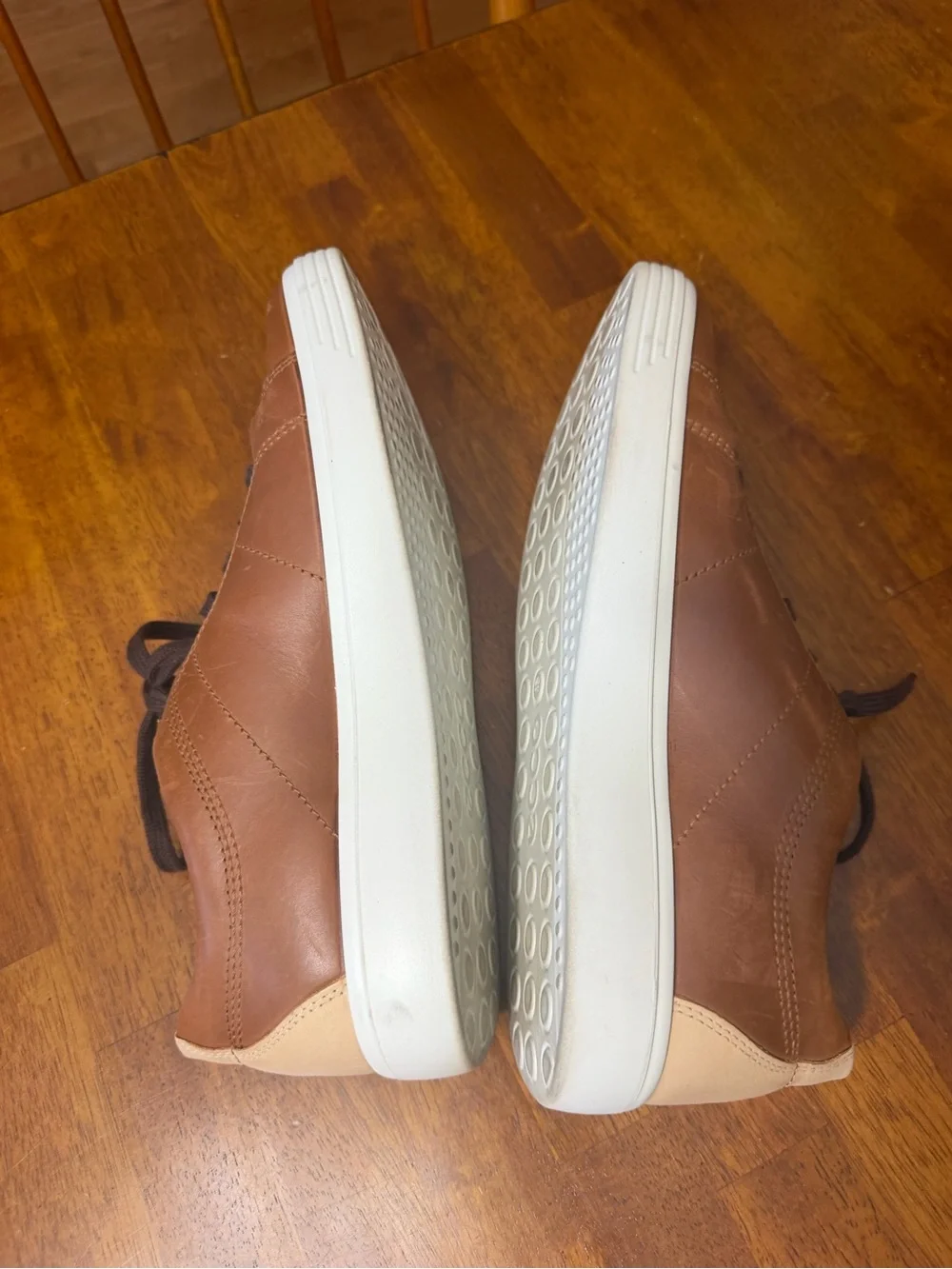 Worn 1x ECCO Classic Low Men’s Leather Sneaker Size 11 Medium Cognac Brown